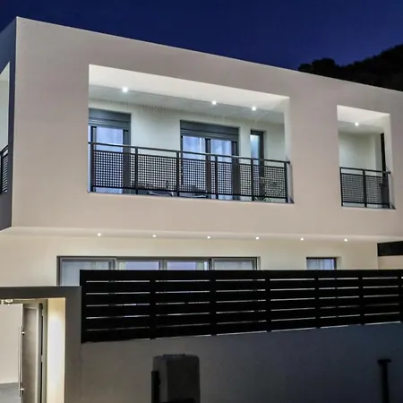 فيلة Luxury Seven *