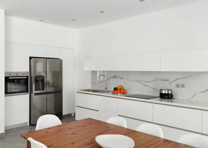 וילה Luxury Seven *